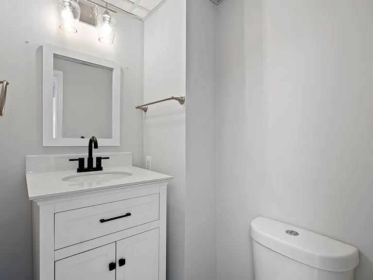 4523 Baker St — Photo 11