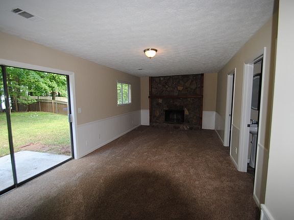 2nd image of 1577 Spender Dr