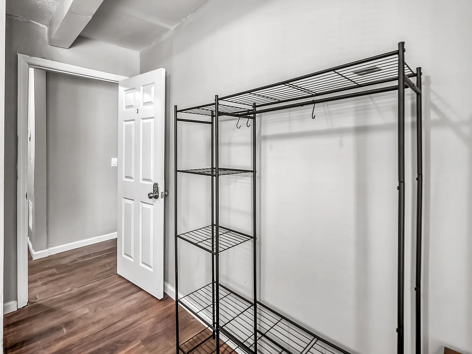 4 bed, 3.0 bath, 1571 sqft, $741 — Photo 1