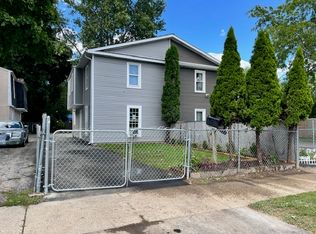 1612 11th St, Waukegan, IL 60085