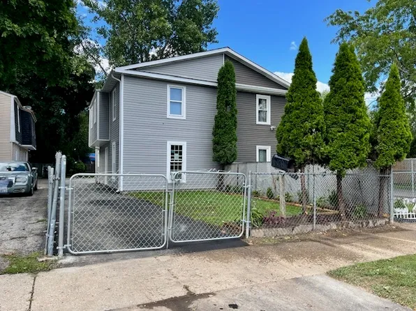 1612 11th St, Waukegan, IL 60085