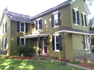 1553 Alta Vista St, Dubuque, IA 52001