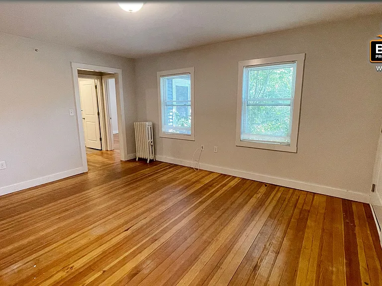 429-433 Princeton Rd — Photo 11