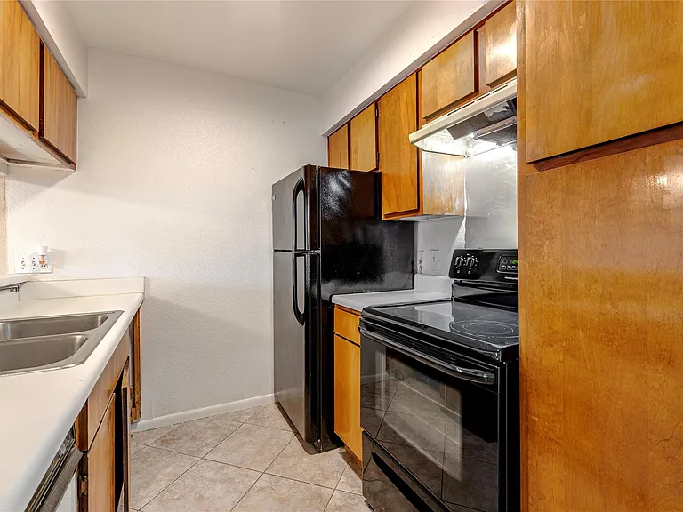 3005 Walnut Bend Ln #12 — Photo 3