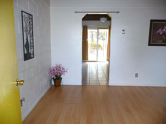 5th image of 2716 Florida St NE