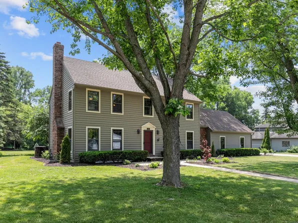 1560 Arboretum DRIVE, Oshkosh, WI 54901