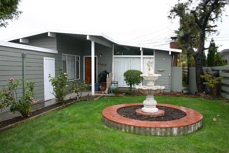 2034 Polk Ave photo 1