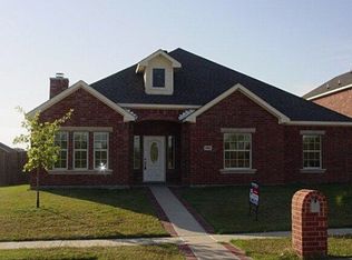 140 Clear Creek Dr, Red Oak, TX 75154