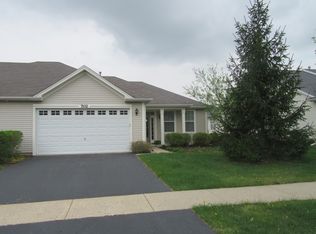 702 Bellevue Cir, Oswego, IL 60543