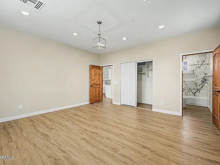 2311 E Colter St — Photo 56