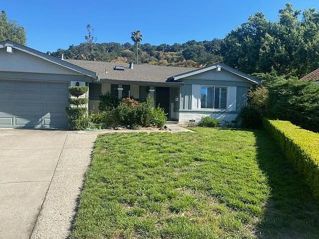 6022 Paxton Ct
