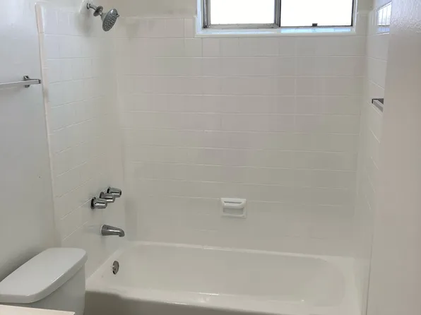 Ambassador Apartments, 111 N Eucalyptus Ave #1B-1Ba, Inglewood, CA 90301