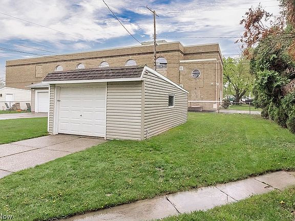 4th image of 9504 Dorothy Ave