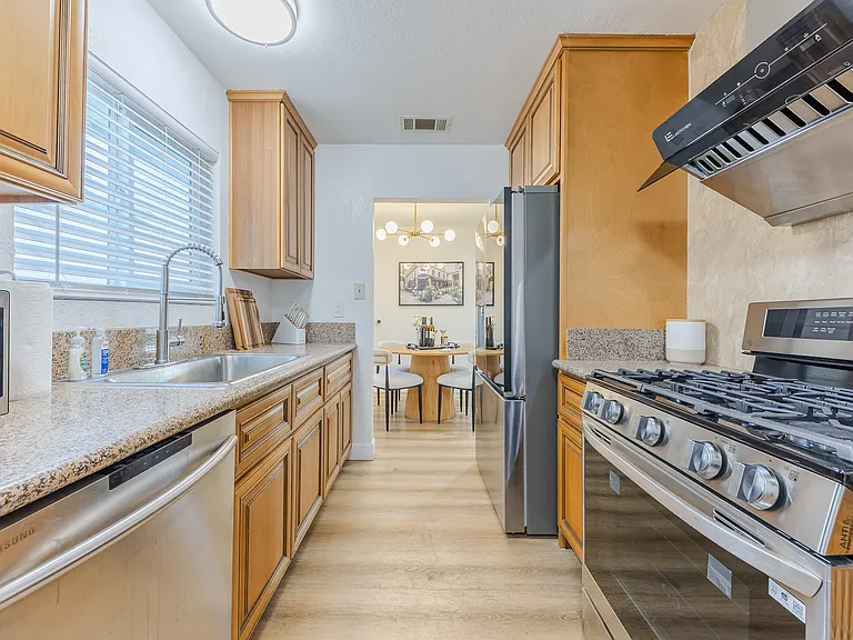 2503 Sierra Leone Ave — Photo 18