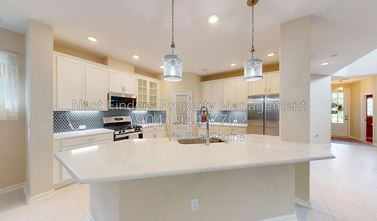 3 bed, 2.5 bath, 2293 sqft, $2,950 — Photo 2