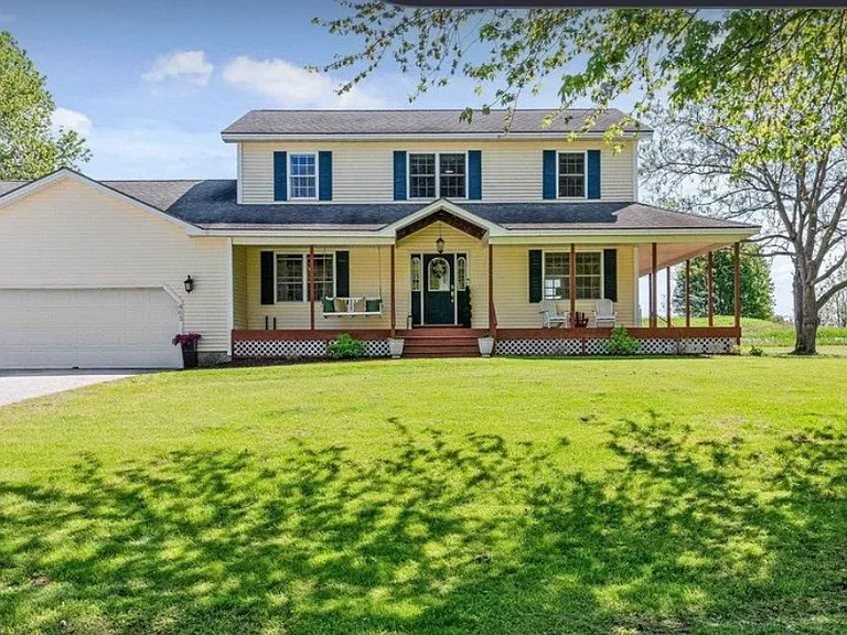 465 Lakewood Dr — Photo 1