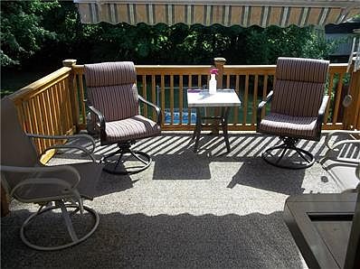 Upper Level Deck
