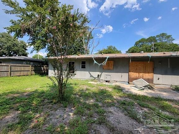 3rd image of 44 Cape Dr
