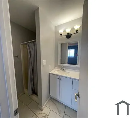 5115 N 22nd Ave #13 — Photo 6