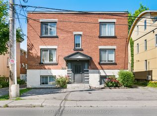 396 Mackay St #2, Ottawa, ON K1M 2C4