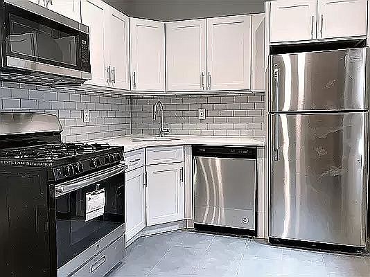 1st image of 2592 Creston Ave #4I