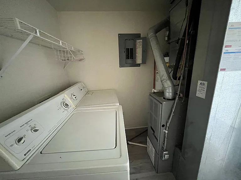 802 Waterglen Dr #E22 — Photo 18