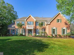 10422 Willow Crest Ct, Vienna, VA 22182