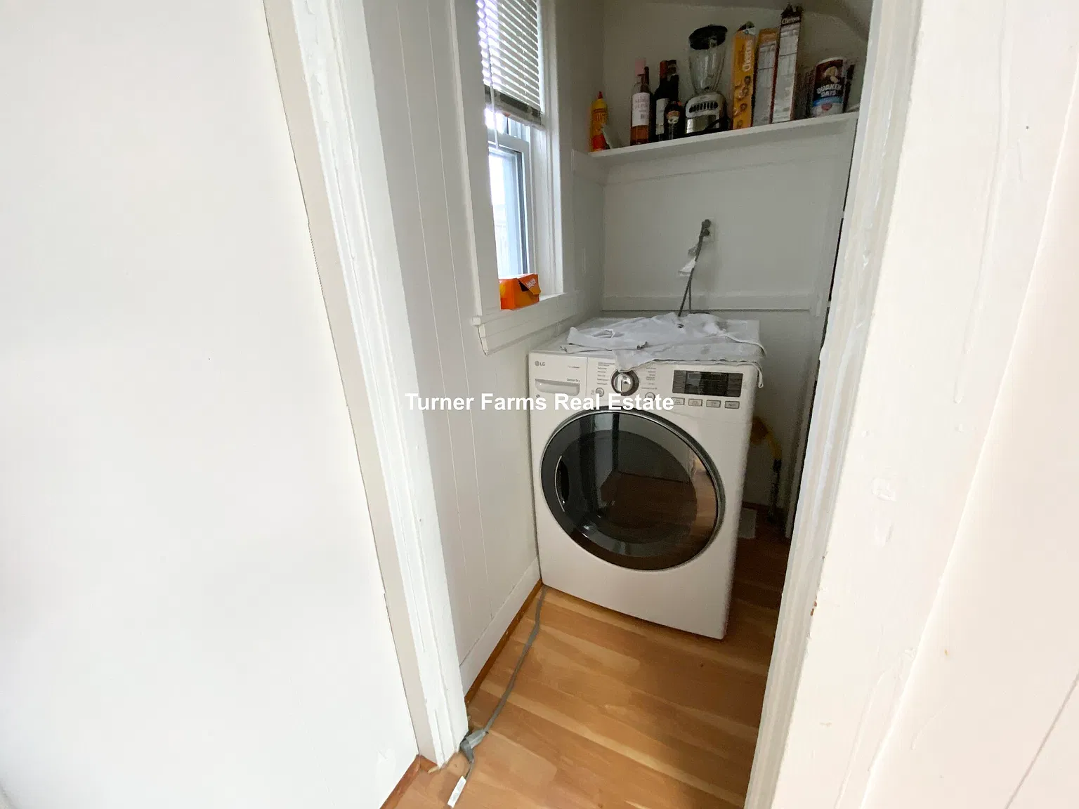 2 bed, 9999 sqft, $2,400 — Photo 3