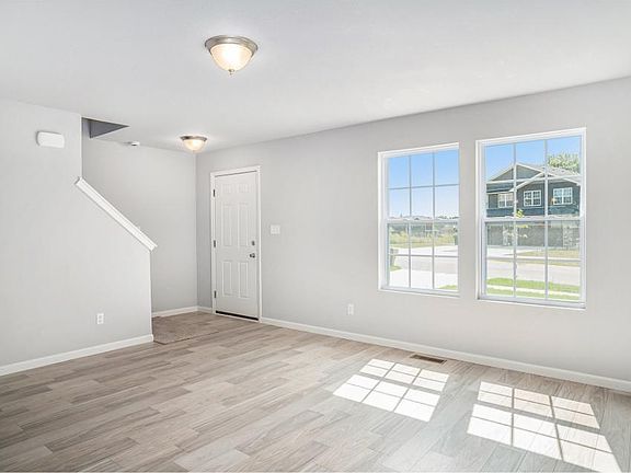 3rd image of 4332 W 77th Ave