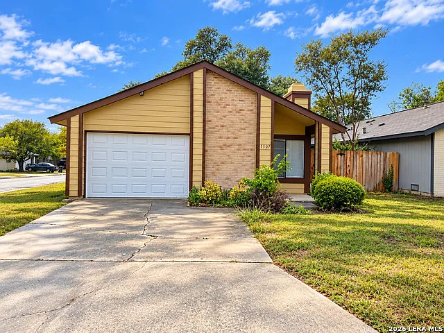 2 bed, 1.5 bath, 1240 sqft, $1,450 — Photo 1