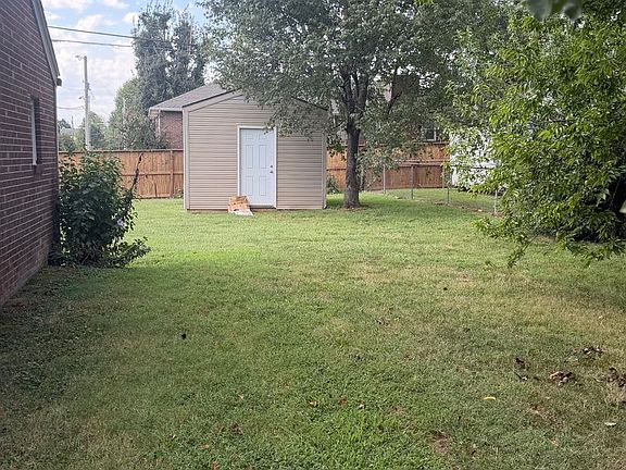 3rd image of 217 Scott Ln