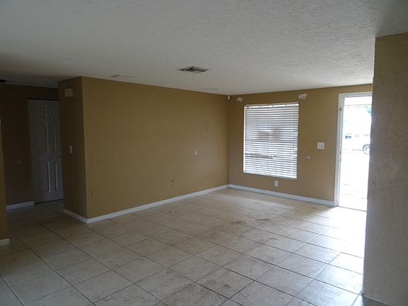 4th image of 12620 Nicole Ln