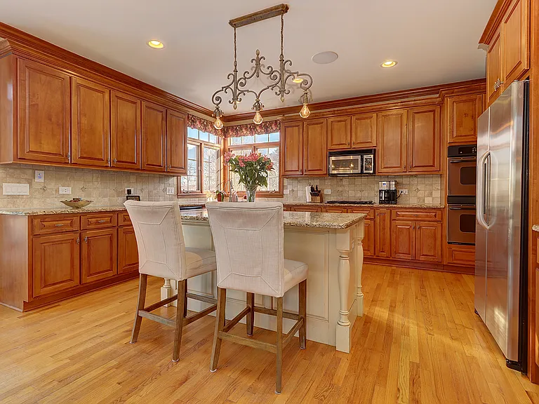 26025 Whispering Woods Cir — Photo 12