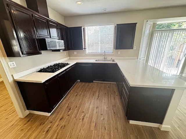 625 Roscommon Pl — Photo 5