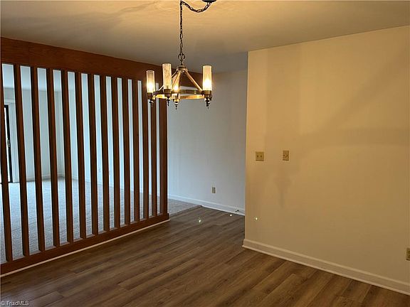 5th image of 1524 Benjamin Pkwy APT D