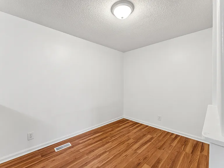 417 Price Dr — Photo 22