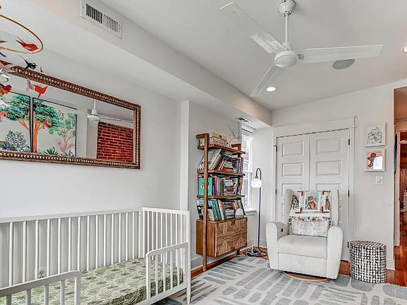 4th image of 2023 E Lombard St
