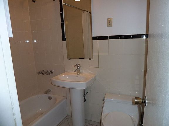 4th image of 332 E 77th St APT 2