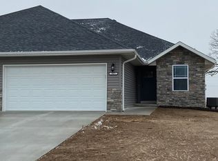 747 Olive St #B, Rogersville, MO 65742