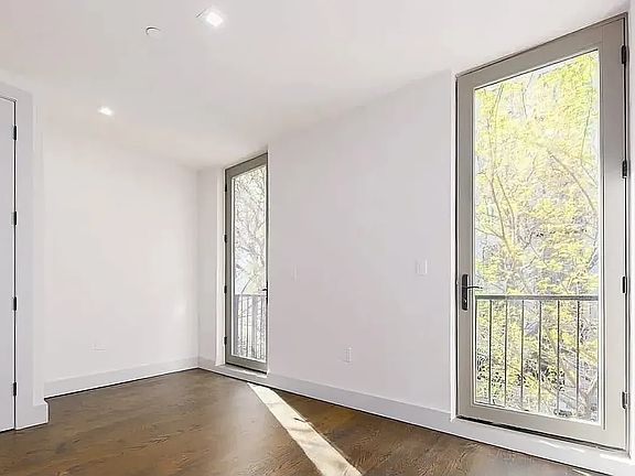 5th image of 298 Ellery St #5R