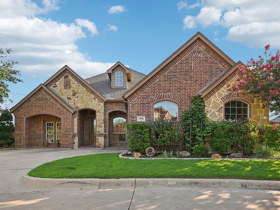 1st image of 6920 Golf Green Dr