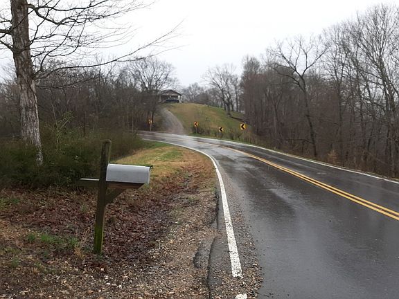 5th image of 1128 Shepardsville Hwy