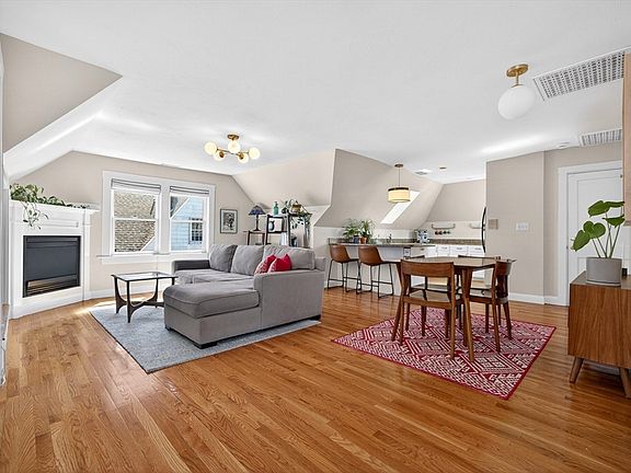 2nd image of 16 Primrose St #3