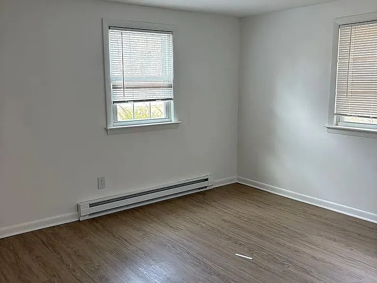 103 S Policy St — Photo 2