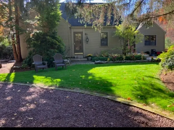 93 Elmwood St, Millbury, MA 01527