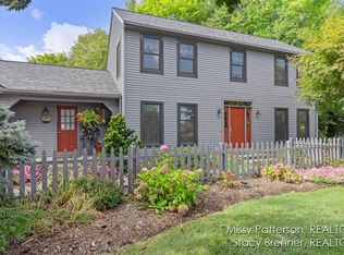 7963 Parkside Ct, Jenison, MI 49428