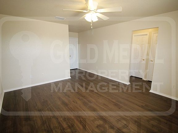 3rd image of 2807 Leroy Cir APT D