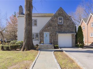 14 The Crossway, Yonkers, NY 10701