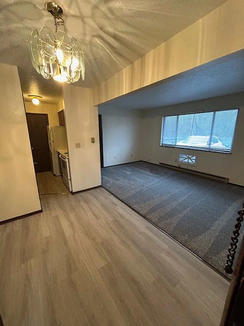 Rose Avenue Apartments — Photo 2
