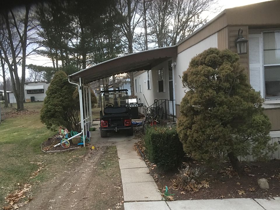 2nd image of 57 Parkway Dr #57